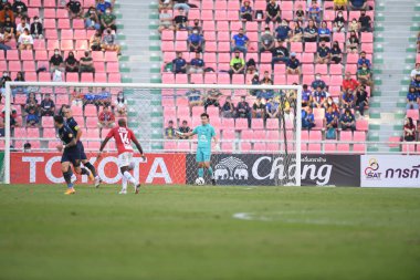 BANGKOK. THAILAND - 11. NOVEMBER 2020: Worrawut Srisupa # 23 Tayland futbolcusu Tayland ile Rajamangkala Stadyumu arasındaki dostluk maçı sırasında