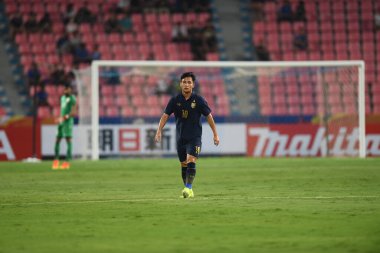 Bangkok-Tayland-9 Ocak 2020: Supachok sarachart # 10 Tayland Futbol Şampiyonası 2020 yılında Tayland ile Tayland rajamankala Stadyumu arasındaki maçta