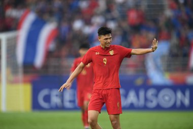 Bangkok-Tayland-18 Ocak 2020: Tayland sahasında Tayland ile Tayland 'daki Tayland Stadyumu arasında 2020 yılındaki AFC U23 şampiyonluğu sırasında Suppachai jaidet player of thailand