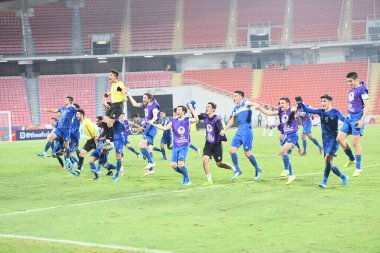 Bangkok-Tayland-19 Ocak 2020: Jasurbek yakhshiboev # 9 Özbekistan Oyuncusu AFC U23 şampiyonluğu 2020 ile Tayland rajmankala Stadyumu 'nda Özbekistan' a karşı oynanan maç sırasında