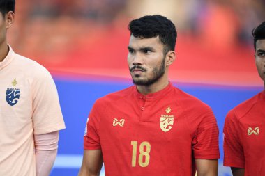 Nakhonpathom-Tayland-10 OCT 2020 - Kritsada kaman # 18 Tayland Oyuncusu Tayland 'daki spor okulunun stadyumunda nakhonpathom maçında