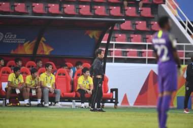 Bangkok-Tayland-11 Ocak 2020: Tayland rajamankala stadyumunda 2020 AFC U23 şampiyonasında Akira nishino 'nun baş antrenörü