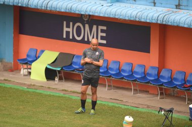 Bangkok-Tayland-20 Ocak 2020: PAT Stadyumu, Tayland 'da AFC Şampiyonlar Ligi 2020 öncesinde antrenman sırasında Choktawee Promrat' ın baş antrenörü