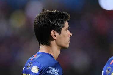 Bangkok-Tayland-15 FEB 2020: Tayland FC 'nin Sergio Suarez oyuncusu Tayland 2020' de PAT Stadyumu 'nda Nakhonratchasrima mazda fc' ye karşı eylemde