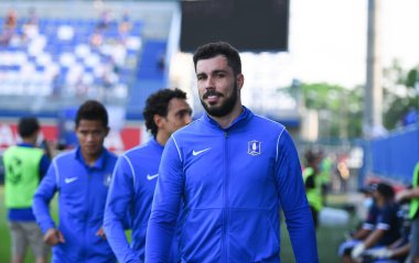 Bangkok-Tayland-20 Mar 2021-Victor Cardozo # 5 numaralı BG Prathum oyuncusu BG Prathum ile Tayland 'daki Leo Stadyumu' nda ratchaburi karşı karşıya