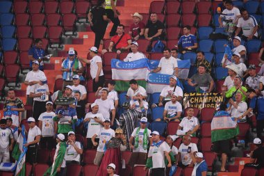 Bangkok-Tayland-19 Ocak 2020: AFC U23 şampiyonluğu sırasında Özbekistan 'ın tanımlanamayan taraftarları Tayland' daki Rajmankala Stadyumu 'nda Özbekistan' a karşı BAE maçı düzenledi.