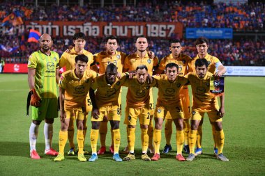 Bangkok-Tayland-15 FEB 2020: Nakhonratchasrima mazda fc oyuncusu Tayland 2020 'de PAT Stadyumu, Tayland' da Nakhonratchasrima mazda fc 'ye karşı oynandı