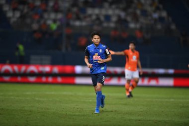 Bangkok-Tayland-20 Mar 2021-Thitipan phuangjan # 8 bg prathum oynatıcısı BG prathum arasında Leo Stadyumu, Tayland 'da ratchaburi' ye karşı