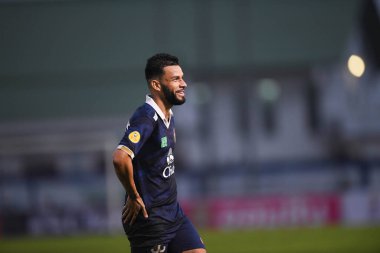 Nakhonpathom-Tayland-10 OCT 2020-Ferreira dos santos # 7 nolu nakhonpathom oyuncusu, Tayland spor okulu stadyumunda nakhonpathom arasında oynanan dostluk maçı sırasında