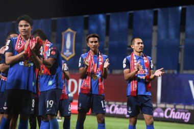 Bangkok-Tayland-20 Mar 2021-Tawan koksupho # 13 bg prathum oyuncusu BG prathum ile Léo Stadyumu 'nda ratchaburi karşı karşıya