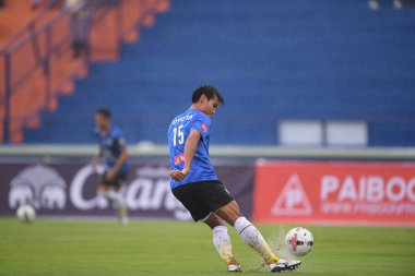 Bangkok-Tayland-18 Ocak 2020: Saringkarn Promsupa Tayland Futbol Şampiyonası 2020 'de Tayland ile Tayland' daki Tayland Stadyumu 'nda Suudi Arabistan maçında mücadele etti.