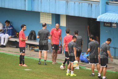 Bangkok-Tayland-20 Ocak 2020: Carlos josimar PAT Stadyumu 'nda 2020 AFC şampiyonlar ligi öncesinde antrenman görevlisi