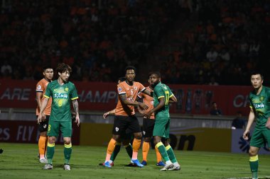 Chiangrai-Tayland-FEB 18 2020: BRINNER HENRIQUE SOUZA # 5 chiangrai uted in action during afc 2020 between chiangrai utd against Beijing guoan fc at United stadium, chiangrai, thailand