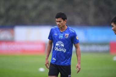 Nakhonpathom-Tayland-10 OCT 2020-Adisak Kraisorn Tayland Futbol Ligi Stadyumu 'nda Nakhonpathom ile Nakhonpathom arasında oynanan dostluk maçı sırasında