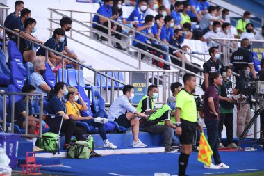 Bangkok-Tayland-20 Mar 2021-Tanawat nitikanjana Ratchaburi başkanı BG Prathum ile Tayland 'daki Leo Stadyumu' nda ratchaburi karşı karşıya.