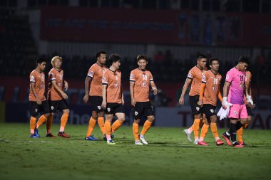 Chiangrai-Tayland-FEB 18, 2020: Chiangrai utd 'ın oyuncusu 2020 Kıç Savaşı sırasında Beijing guoan fc' ye karşı Birleşik Stadyum, Chiangrai, Tayland
