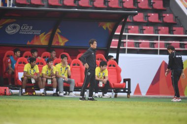Bangkok-Tayland-11 Ocak 2020: Tayland rajamankala stadyumunda 2020 AFC U23 şampiyonasında Akira nishino 'nun baş antrenörü