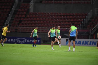 Pathumthani-Tayland-31 OCT 2020 - True Bangkok 'un oyuncusu 2020' de True Bangkok ile Thammasart Stadyumu 'ndaki Port Fc maçında