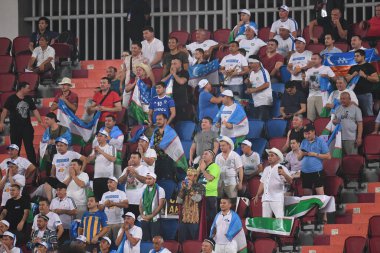 Bangkok-Tayland-19 Ocak 2020: AFC U23 şampiyonluğu sırasında Özbekistan 'ın tanımlanamayan taraftarları Tayland' daki Rajmankala Stadyumu 'nda Özbekistan' a karşı BAE maçı düzenledi.