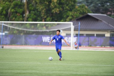 Laguna-Filipin-5 Aralık 2019: Tayland Futbol Stadyumu, Filipin 'de Vietnam' a karşı SEAGAMES 2019 sırasında Saringkan Promsupa # 15 Tayland Oyuncusu