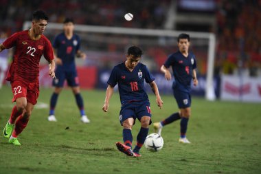 Hanoi-Vietnam-18 Kasım 2019: Chanathip şarkı sözü Tayland 'da oynanan resmi eğitim sırasında Fifa Dünya Kupası Katarı 2022' de Vietnam 'a karşı benim dinh stadyumumda