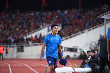 Hanoi-Vietnam-19 Kasım 2019: Supanut Mueanta Tayland Futbolcusu Fifa Dünya Kupası Katarı 2022 'de Vietnam' a karşı benim dinh stadyumumda