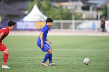 Laguna-Filipin-5 Aralık 2019: Thitathorn auksornsri # 3 Tayland futbolcusu SEAGAMES 2019 sırasında Vietnam 'a karşı binan futbol stadyumu Philippine