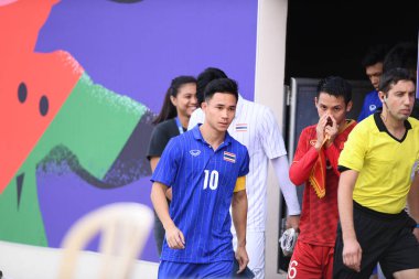 Laguna-Filipin-5 Aralık 2019: Tayland Futbol Stadyumu, Filipin 'de Vietnam' a karşı SEAGAMES 2019 sırasında Tayland 'ın 10 numaralı sarachat oyuncusu