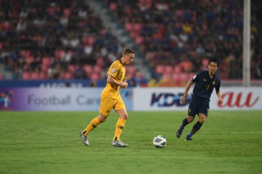 Bangkok-Tayland-11 Ocak 2020: Alex gersbach # 3 Avustralya futbolcusu AFC U23 şampiyonasında attığı gol için tebrik ediyor.