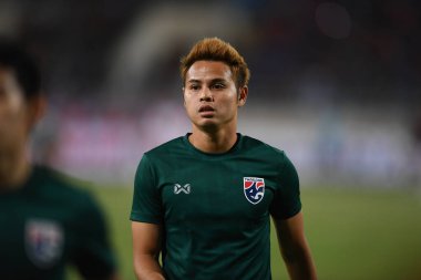 Hanoi-Vietnam-19 Kasım 2019: Fifa Dünya Kupası Katar 2022 'de Vietnam' a karşı Vietnam 'daki Dinh Stadyumu' nda Tayland Bunmatan Oyuncusu Theerathon