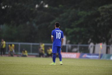 Hanoi-Vietnam-19 Kasım 2019: Fifa Dünya Kupası Katarı sırasında Supachok sarachat oyuncusu Vietnam 'daki Dinh Stadyumumda Vietnam' a karşı