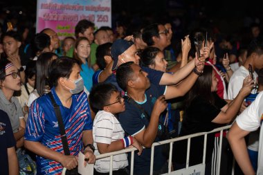 Bangkok-Tayland-11 Ocak 2020: Tayland 'daki rajamankala stadyumunda 2020 U23 şampiyonluğu sırasında Tayland' a karşı oynanan maçın kimliği belirsiz taraftarı