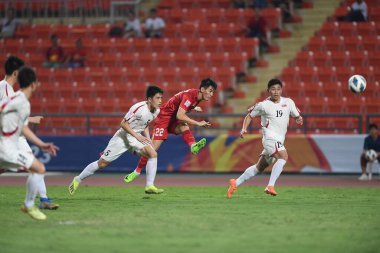 Bangkok-Tayland-16 Ocak 2020: Nguyen tien linh # 22 Vietnamlı oyuncu AFC U23 Şampiyonası 2020 'de rajamankala Stadyumu' nda DPR Korea 'ya karşı savaşıyor.