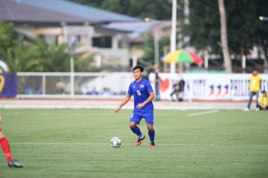 Laguna-Filipin-5 Aralık 2019: Tayland Futbol Stadyumu, Filipin 'de Vietnam' a karşı SEAGAMES 2019 sırasında Saringkan Promsupa # 15 Tayland Oyuncusu