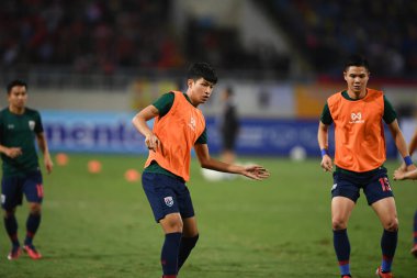 Hanoi-Vietnam-18 Kasım 2019: Tayland 'ın Tanaboon Kesarat Oyuncusu Fifa Dünya Kupası 2022' den önceki resmi eğitim sırasında Vietnam 'a karşı benim dinh stadyumumda
