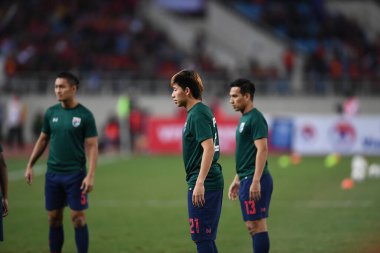 Hanoi-Vietnam-19 Kasım 2019: Siwakorn tiatrakul Tayland futbolcusu Fifa Dünya Kupası Katarı 2022 'de Vietnam' a karşı benim dinh stadyumumda, Vietnam