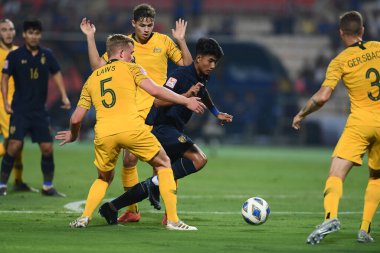 Bangkok-Tayland-11 Ocak 2020: Suphanat Mueanta # 17 Tayland futbolcusu AFC U23 şampiyonluğu sırasında Tayland ile Tayland rajamankala Stadyumu arasında