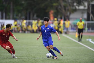 Laguna-Filipin-5 Aralık 2019: Thitathorn auksornsri # 3 Tayland futbolcusu SEAGAMES 2019 sırasında Vietnam 'a karşı binan futbol stadyumu Philippine