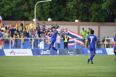 Laguna-Philippine-5 Aralık 2019: Kritsada kaman # 18 Tayland futbolcusu SEAGAMES 2019 sırasında Vietnam 'a karşı binan futbol stadyumu, Filipinler