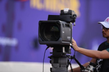 Laguna-Filipin-5 Aralık 2019: SEAGAMES 2019 sırasında Vietnam 'a karşı binan futbol stadyumu Philippine' de canlı yayın