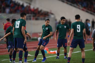 Hanoi-Vietnam-19 Kasım 2019: Adisorn Promrak Tayland Futbolcusu Fifa Dünya Kupası Katarı 2022 'de Vietnam' a karşı benim dinh stadyumumda