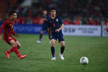 Hanoi-Vietnam-18 Kasım 2019: Sarach yooyen Tayland 'ın Sarach yooyen Oyuncusu Fifa Dünya Kupası 2022' den önceki resmi eğitim sırasında Vietnam 'a karşı benim dinh stadyumumda