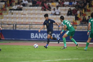 Bangkok-Tayland-14 Ocak 2020: Suphanat Mueanta # 17 Tayland futbolcusu AFC U23 Şampiyonası 2020 yılında Tayland ile Irak arasında Tayland rajamankala Stadyumu, Tayland