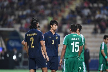 Bangkok-Tayland-14 Ocak 2020: Tayland rajamankala Stadyumu 'nda Tayland' a karşı Irak 'a karşı 2020 yılındaki AFC U23 şampiyonluğu sırasında Thitatorn Auksornsri # 3 numaralı Tayland oyuncusu görev başında