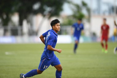 Laguna-Filipin-5 Aralık 2019: Tayland Futbol Stadyumu, Filipin 'de Vietnam' a karşı SEAGAMES 2019 sırasında Suphanat Mueanta # 17 Tayland Oyuncusu