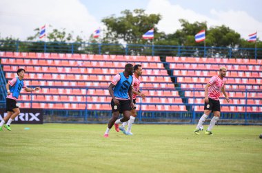 Bangkok, Tayland-11 SEPTEMBER 2021: 2021 Gümrük mührü ladkrabang 54 stadyumunda lumphun savaşçısına karşı savaşan lumphun savaşçısı