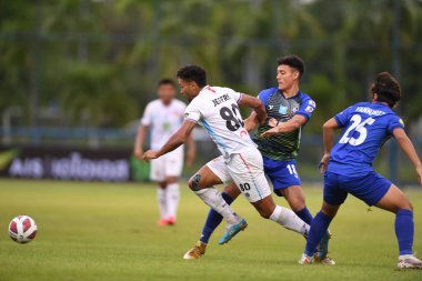 Bangkok, Tayland-11 SEPTEMBER 2021: 2021 Gümrük mührü ladkrabang 54 stadyumunda lumphun savaşçısına karşı savaşan lumphun savaşçısı