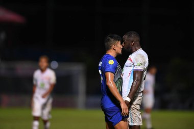Bangkok-thailand-11SEP2021-ALY CISSOKHO # 41 Lumphun savaşçısı 2021 sırasındaki gümrük ladkrabang ile ladkrabang54 Stadyumu 'ndaki lumphun savaşçısına karşı savaşıyor.
