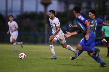 Bangkok-thailand-11SEP2021-JEFFREN # 80 Lumphun savaşçısı 2021 sırasındaki gümrük ladkrabangları arasında Ladkrabang54 Stadyumu, Tayland 'da lumphun savaşçısına karşı savaşıyor.