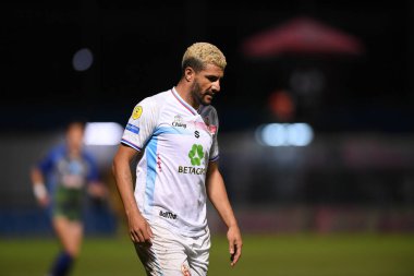 Bangkok-thailand-11SEP2021-JOAO PAULO SALES # 37 Lumphun savaşçısı 2021 yılında gümrük ladkrabang ile ladkrabang54 stadyumu, Tayland 'da lumphun savaşçısına karşı savaşıyor.